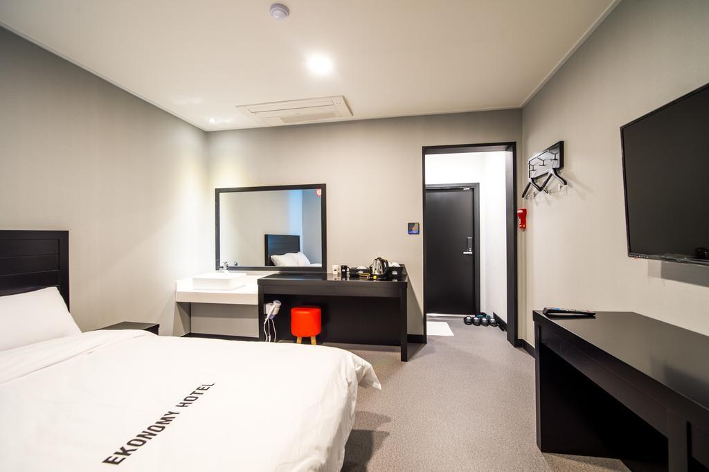 Ekonomy Hotel Σόκο Εξωτερικό φωτογραφία