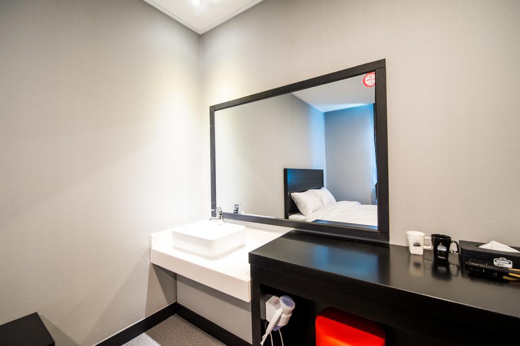 Ekonomy Hotel Σόκο Εξωτερικό φωτογραφία