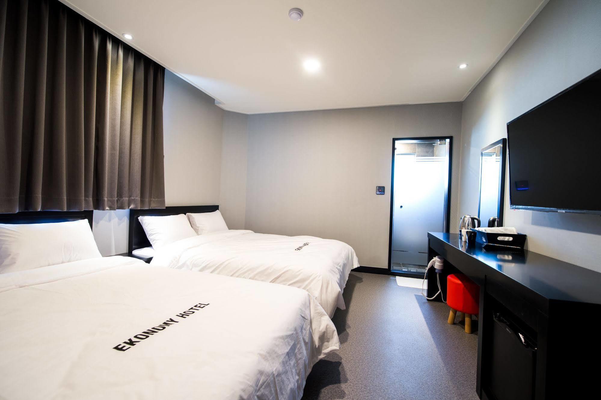 Ekonomy Hotel Σόκο Εξωτερικό φωτογραφία