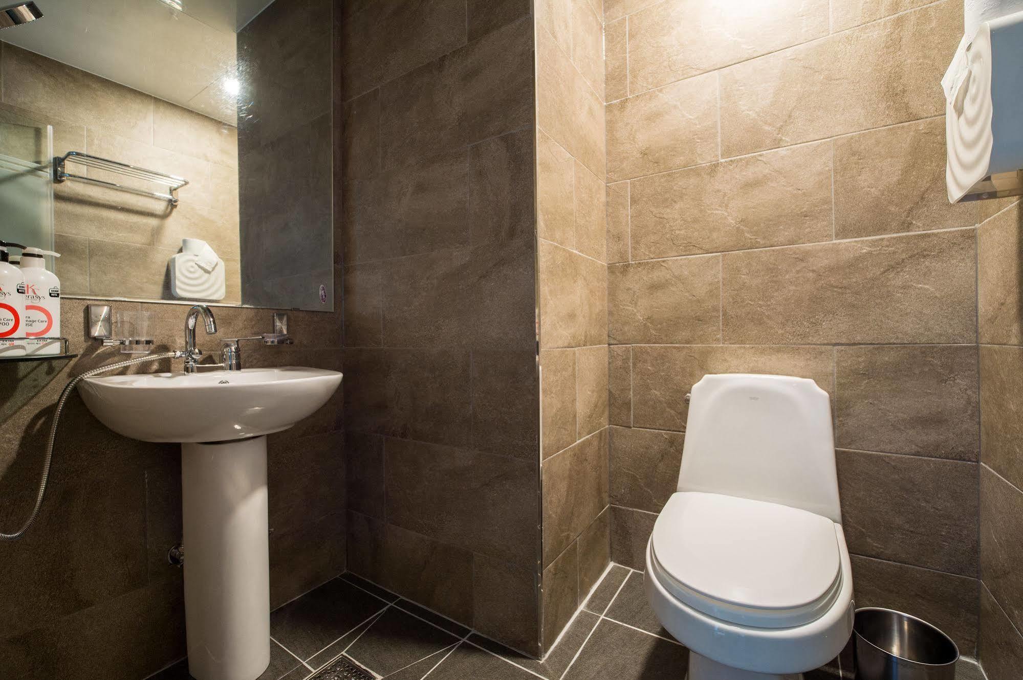 Ekonomy Hotel Σόκο Εξωτερικό φωτογραφία