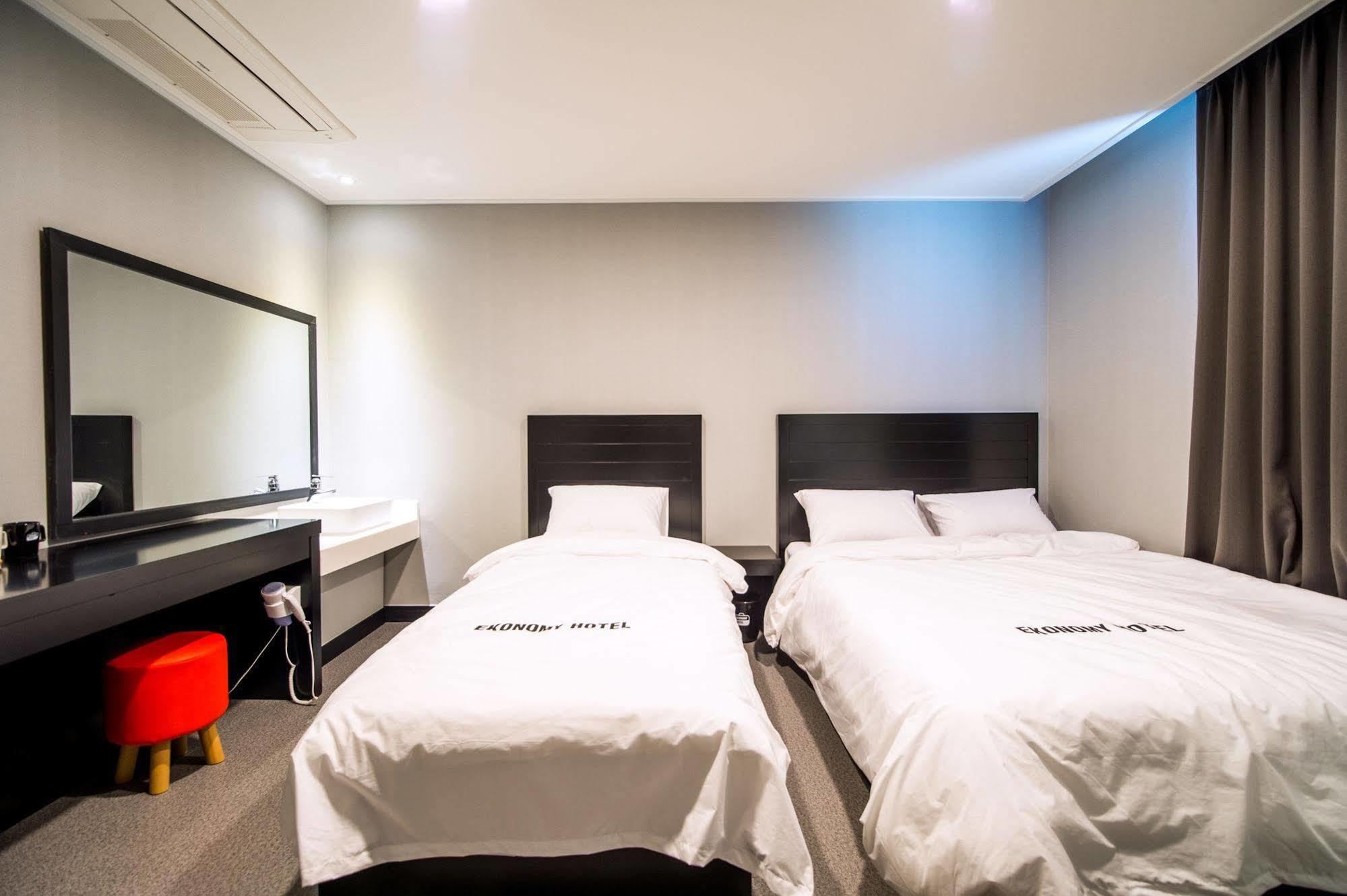 Ekonomy Hotel Σόκο Εξωτερικό φωτογραφία