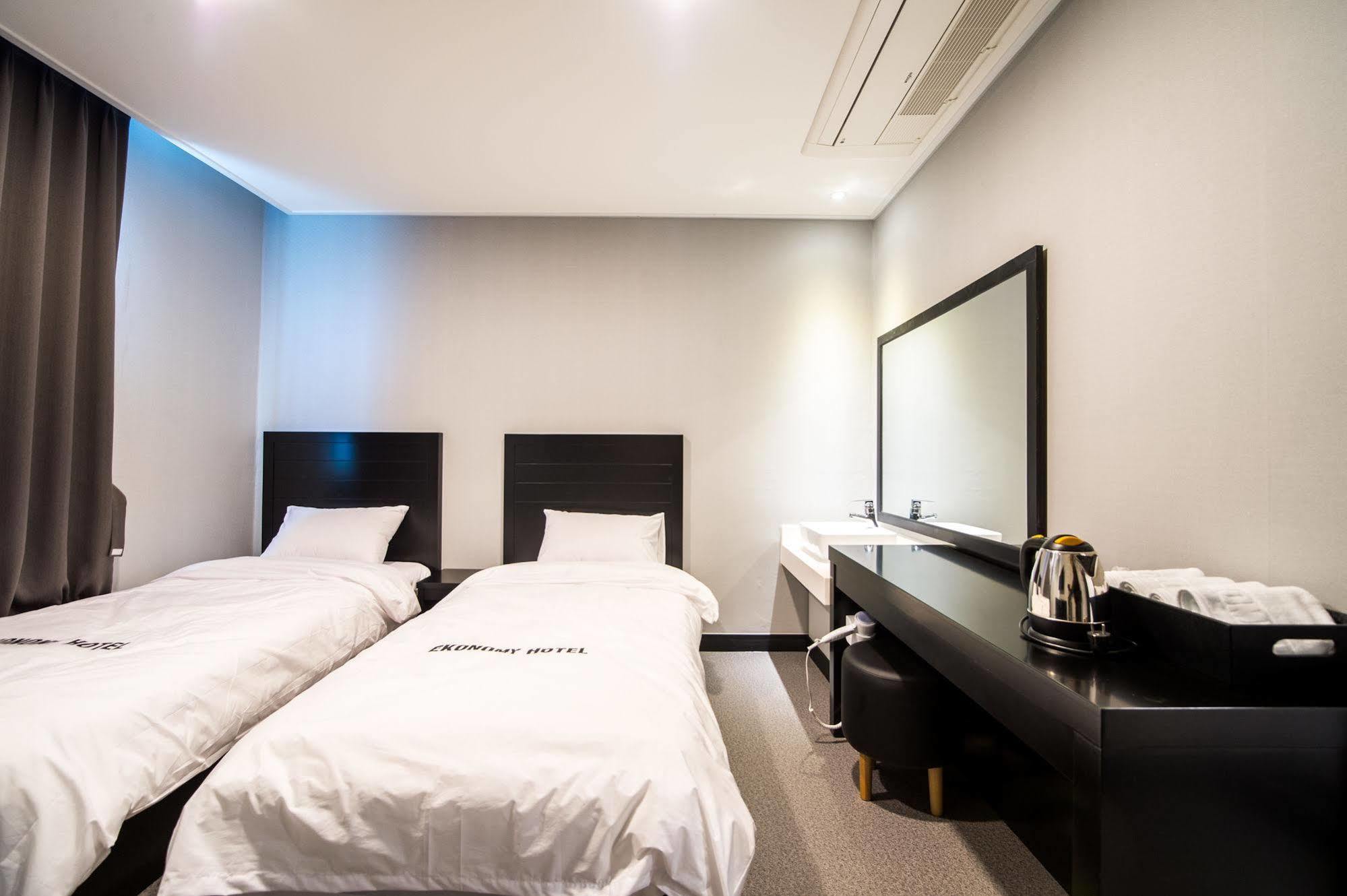 Ekonomy Hotel Σόκο Εξωτερικό φωτογραφία