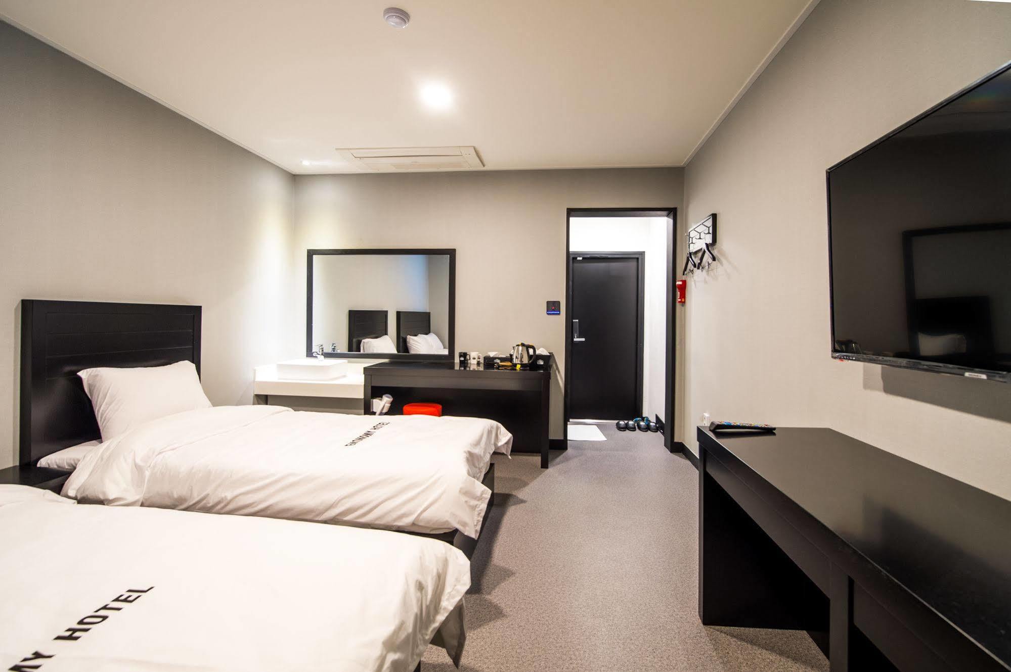 Ekonomy Hotel Σόκο Εξωτερικό φωτογραφία