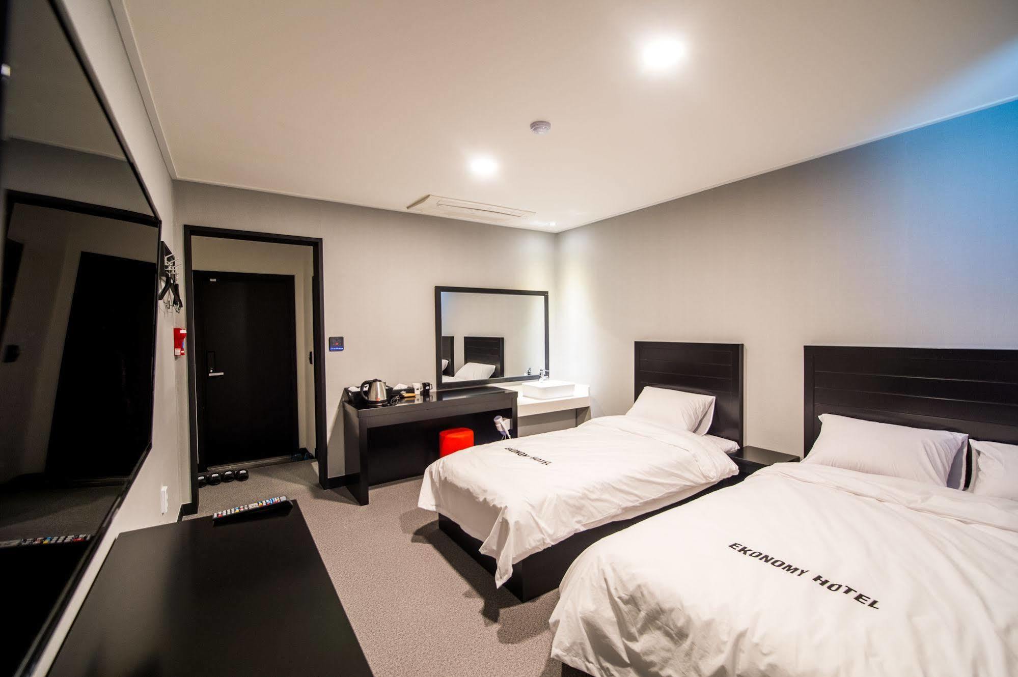Ekonomy Hotel Σόκο Εξωτερικό φωτογραφία