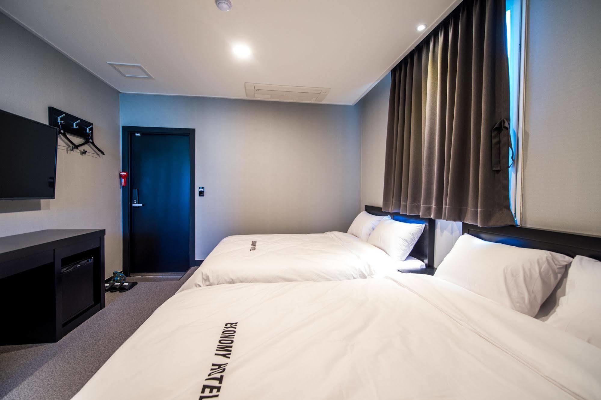 Ekonomy Hotel Σόκο Εξωτερικό φωτογραφία