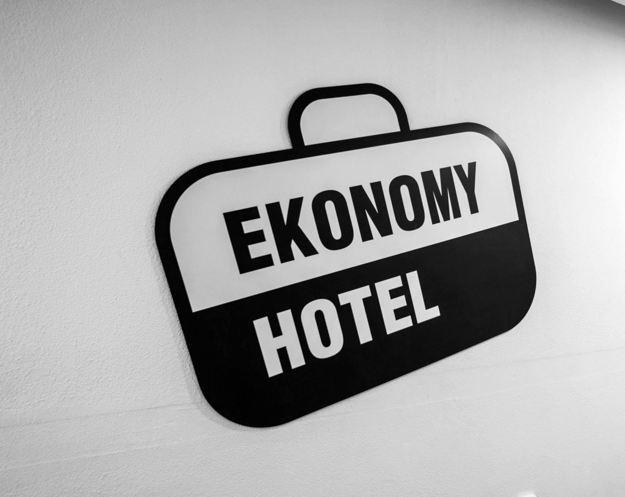 Ekonomy Hotel Σόκο Εξωτερικό φωτογραφία